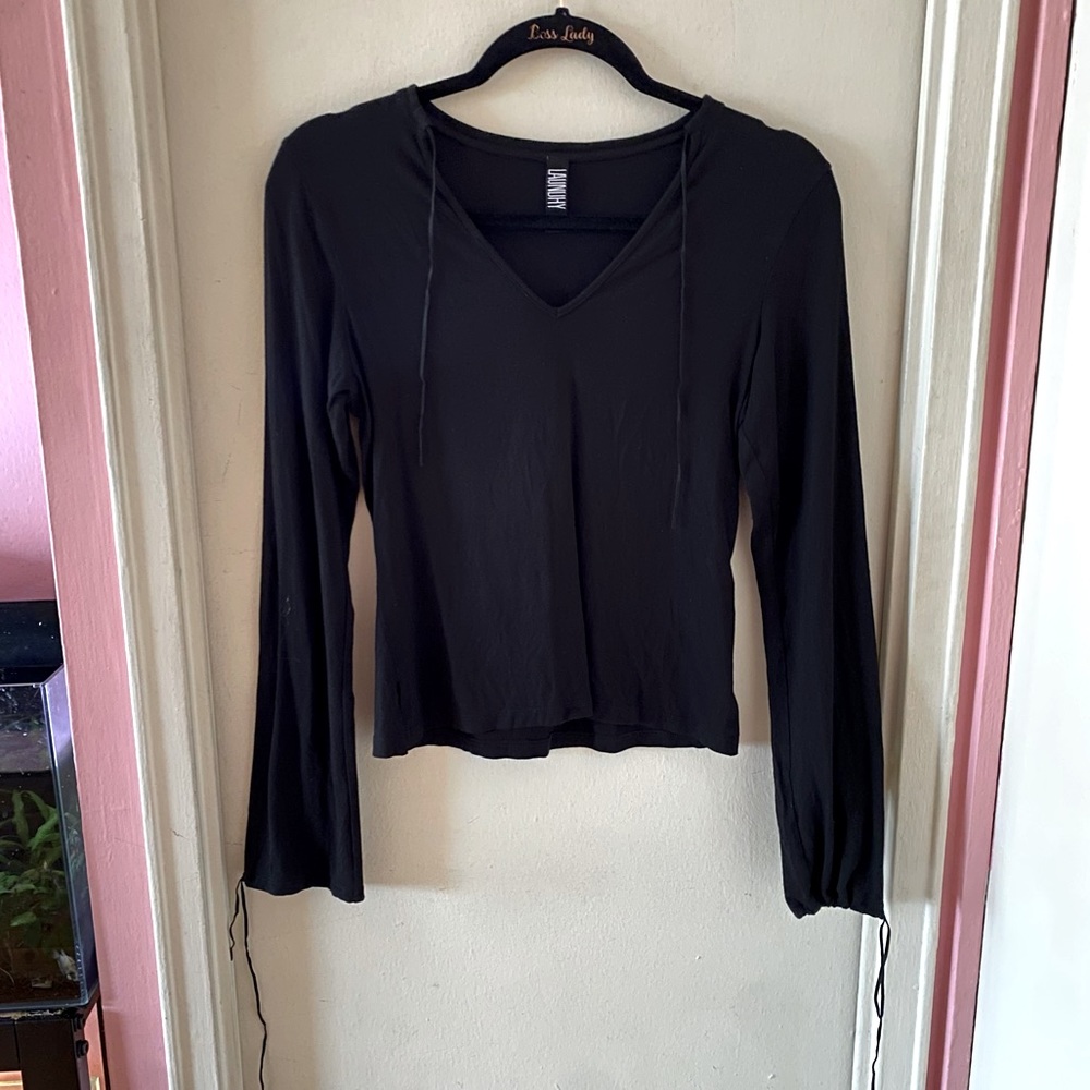 Laundry by Shelli Segal Black Long Sleeve V-Neck Top